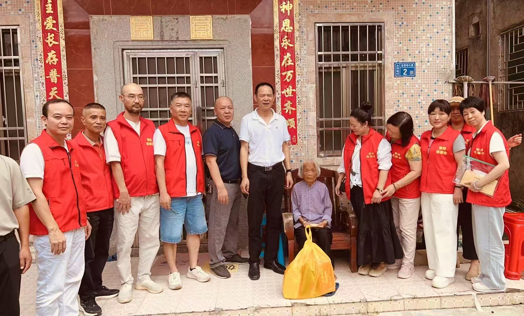 台风无情人有情 走访慰问暖民心